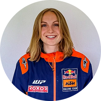 Rahel Suter, Motorradrennfahrerin und Roxor Testimonial